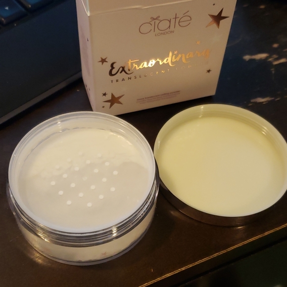 Translucent Powder - Picture 3 of 5